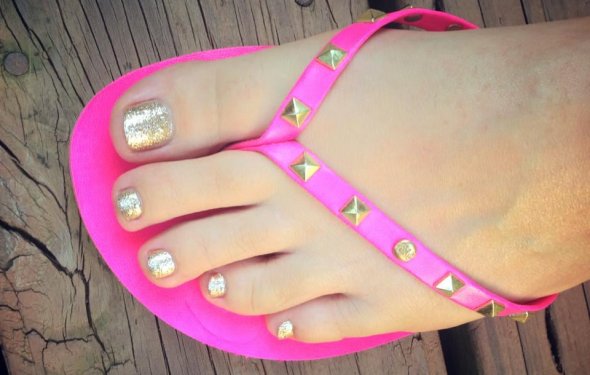 The Midas touch- gold glitter pedicure! - Yelp